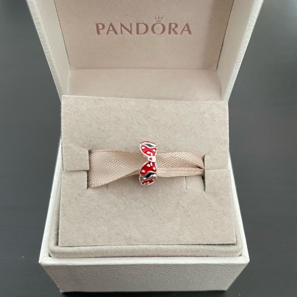 Pandora Minnie Mouse bow spacer - Picture 1 of 4